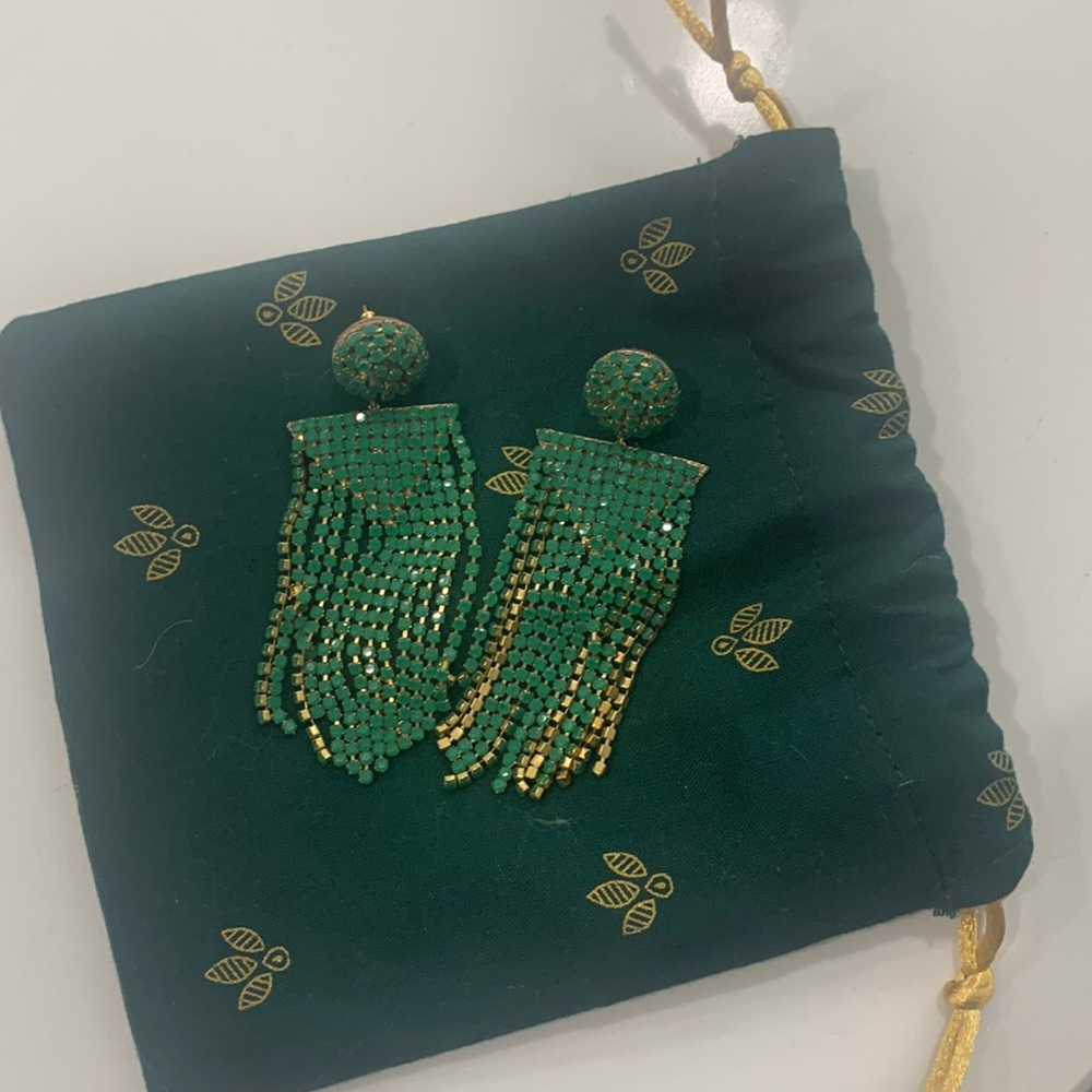 Deepa by Deepa Gurnani

Fanning Chandelier Fringe Earrings